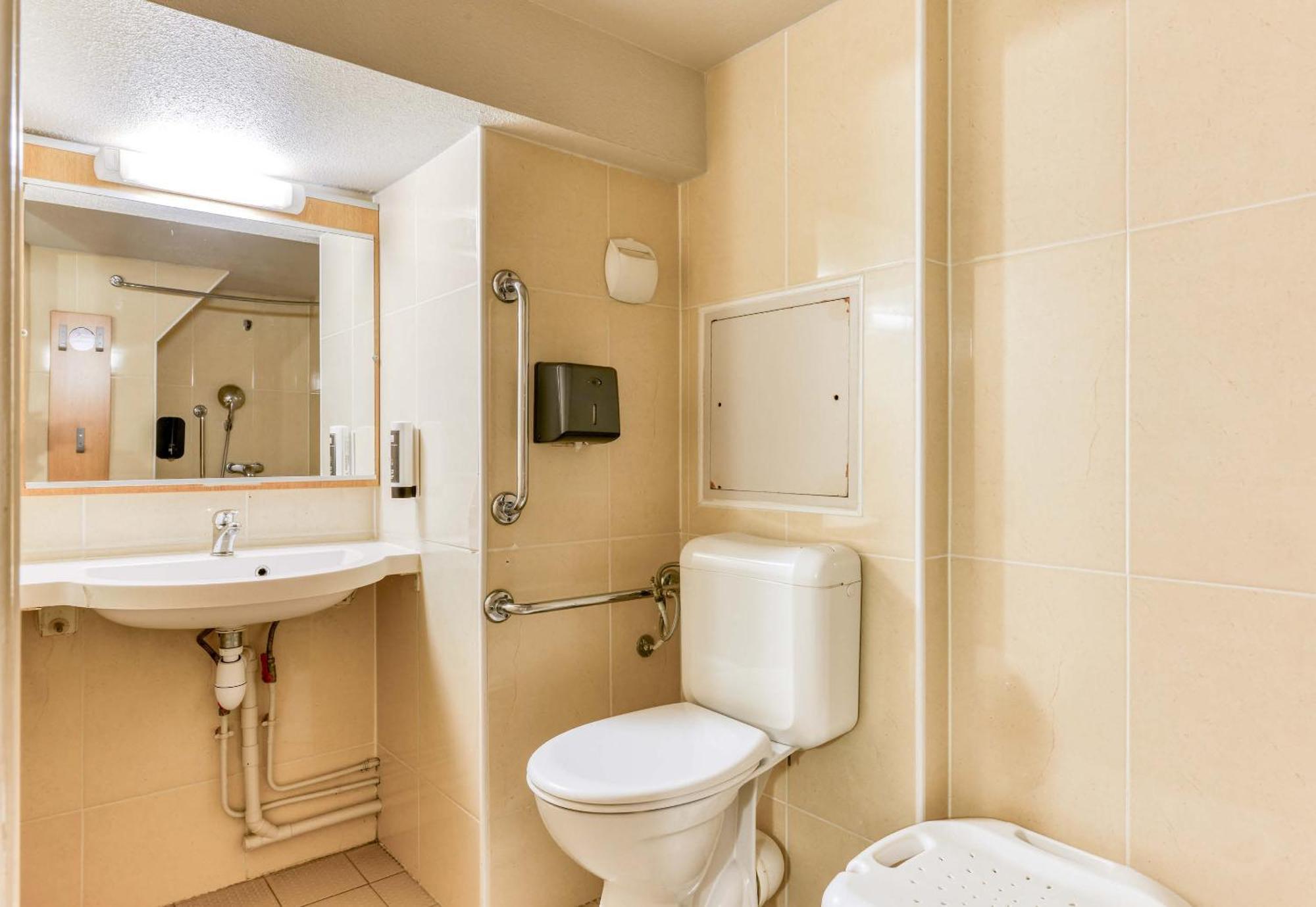 B&B Hotel Montpellier 2 แซ็ง-ฌ็อง-เดอ-เวดาส ภายนอก รูปภาพ